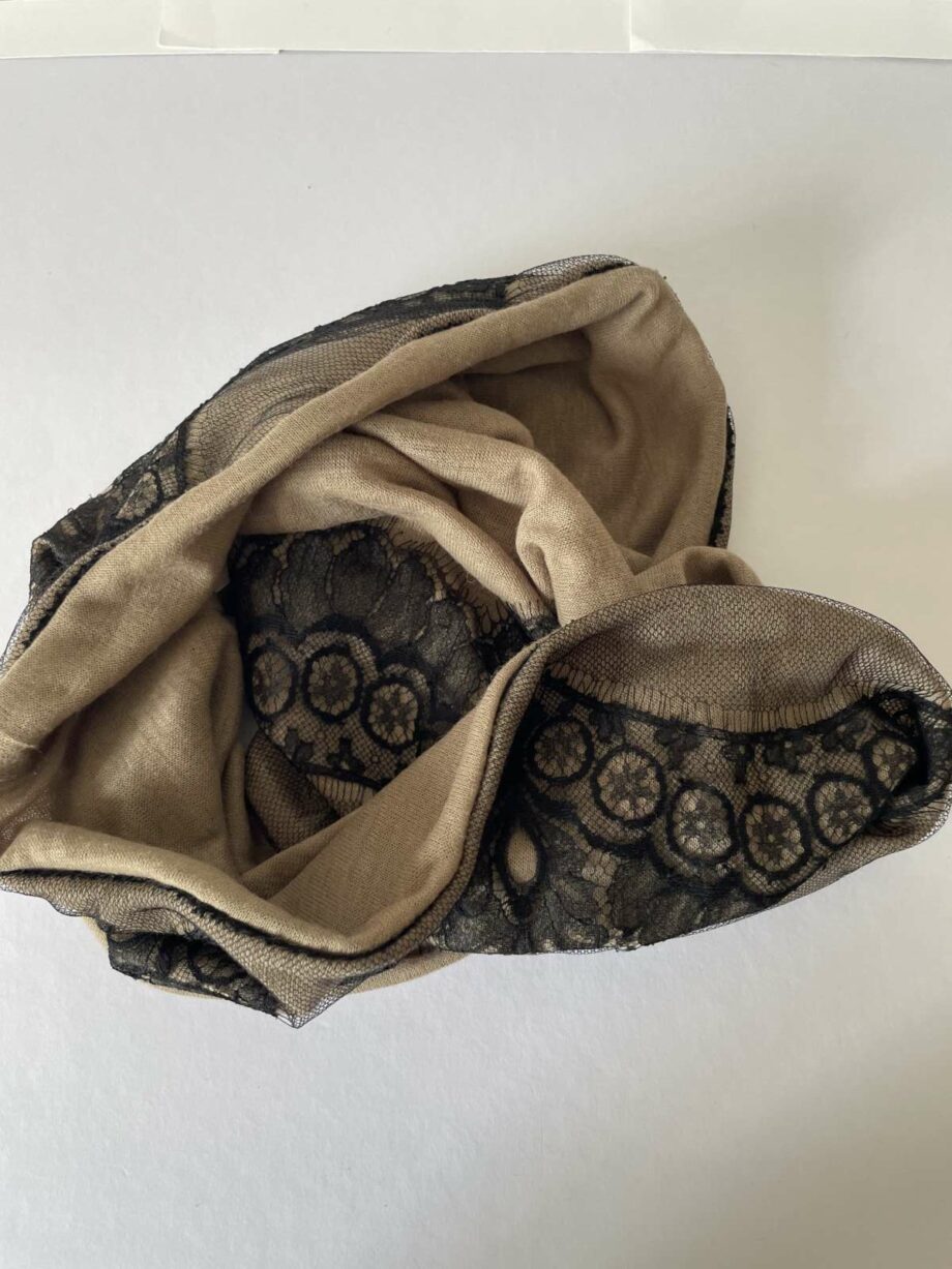 Snood en laine et dentelle de Calais-Caudry® - café/noir