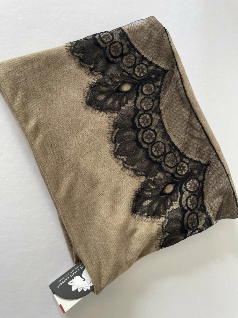 Snood en laine et dentelle de Calais-Caudry® - café/noir