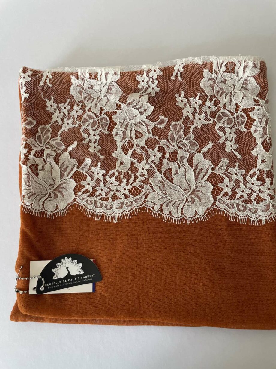 Écharpe en laine et dentelle de Calais-Caudry® - brique/écru