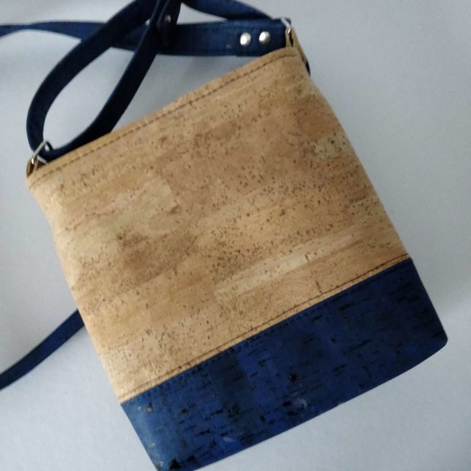 Sac bandoulière en liège - naturel et bleu