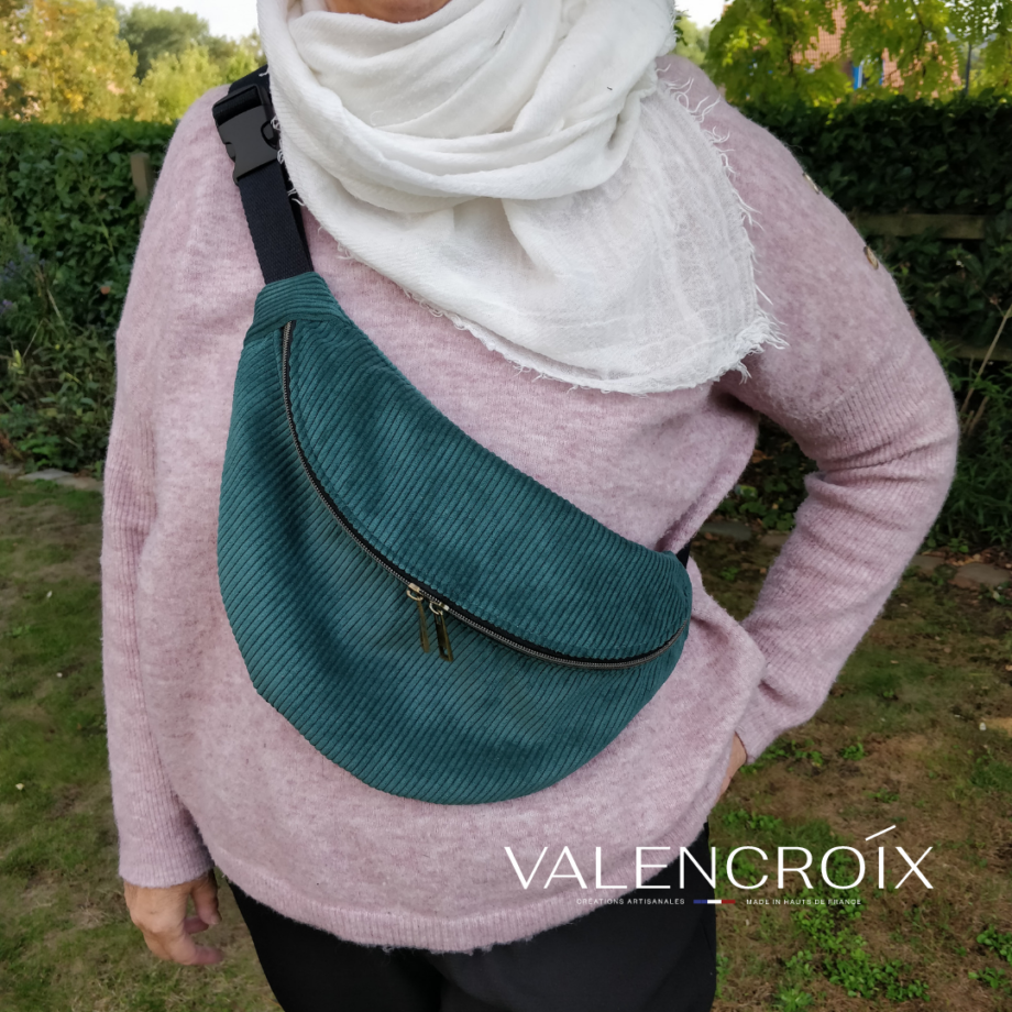 Sac banane velours côtelé vert bleuté