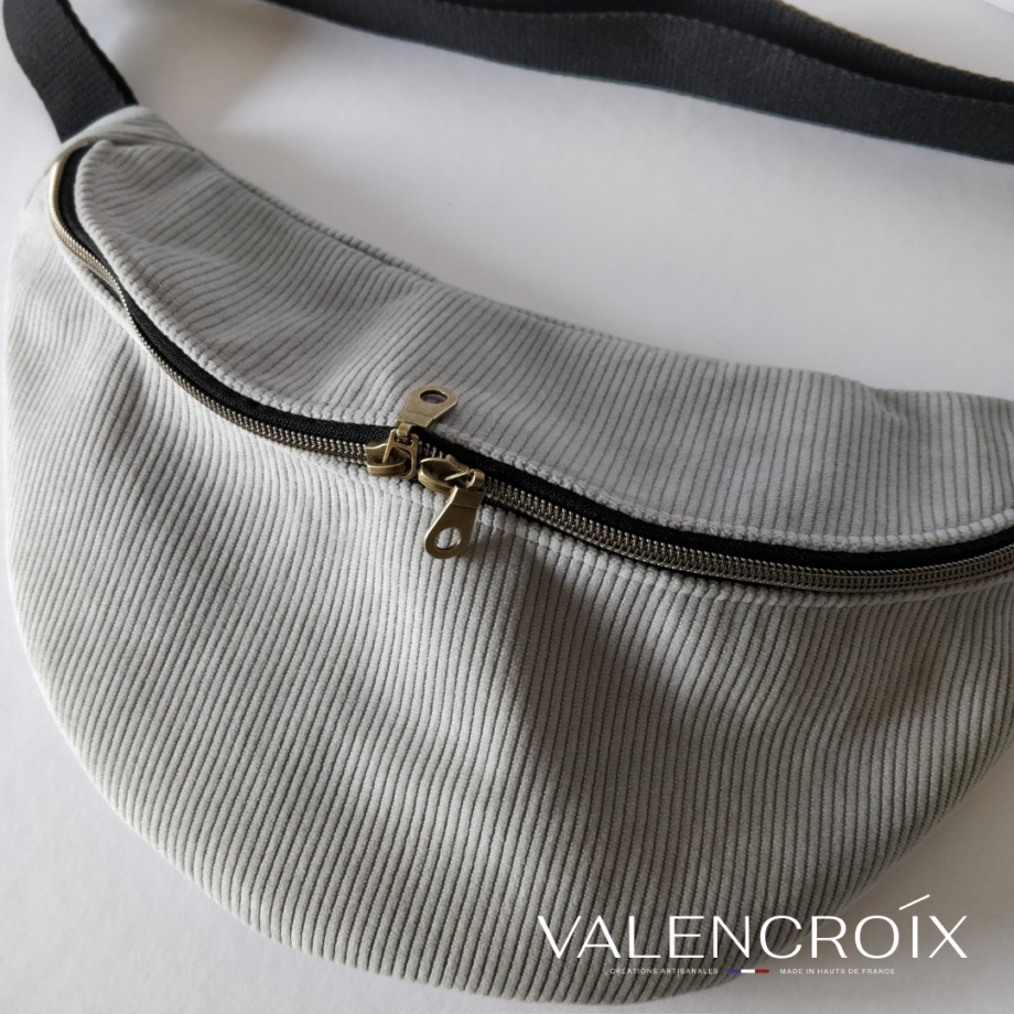 Sac banane velours côtelé gris clair