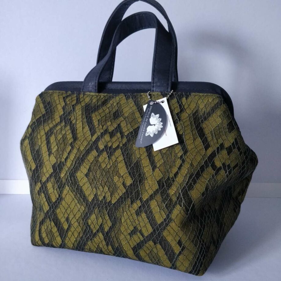Sac "Mary Poppins" dentelle Calais Caudry sur fond vert