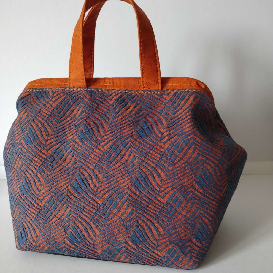 Sac "Mary Poppins" bleu sur fond  orange - dentelle Calais Caudry