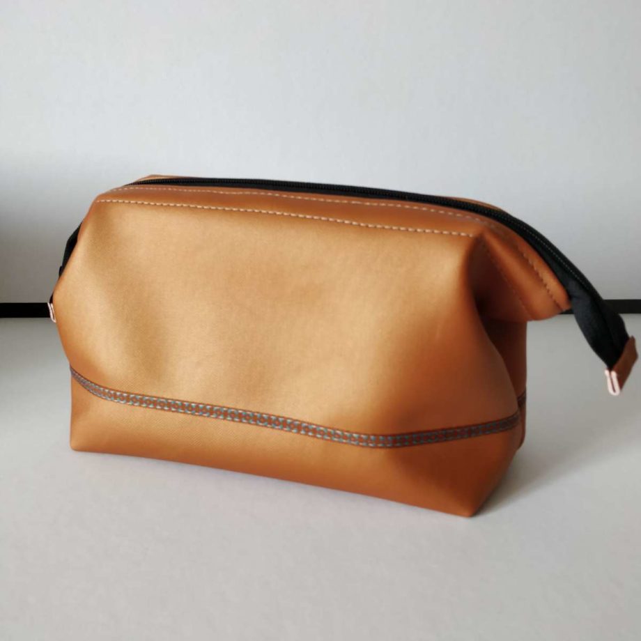 Trousse avec armature - simili corail