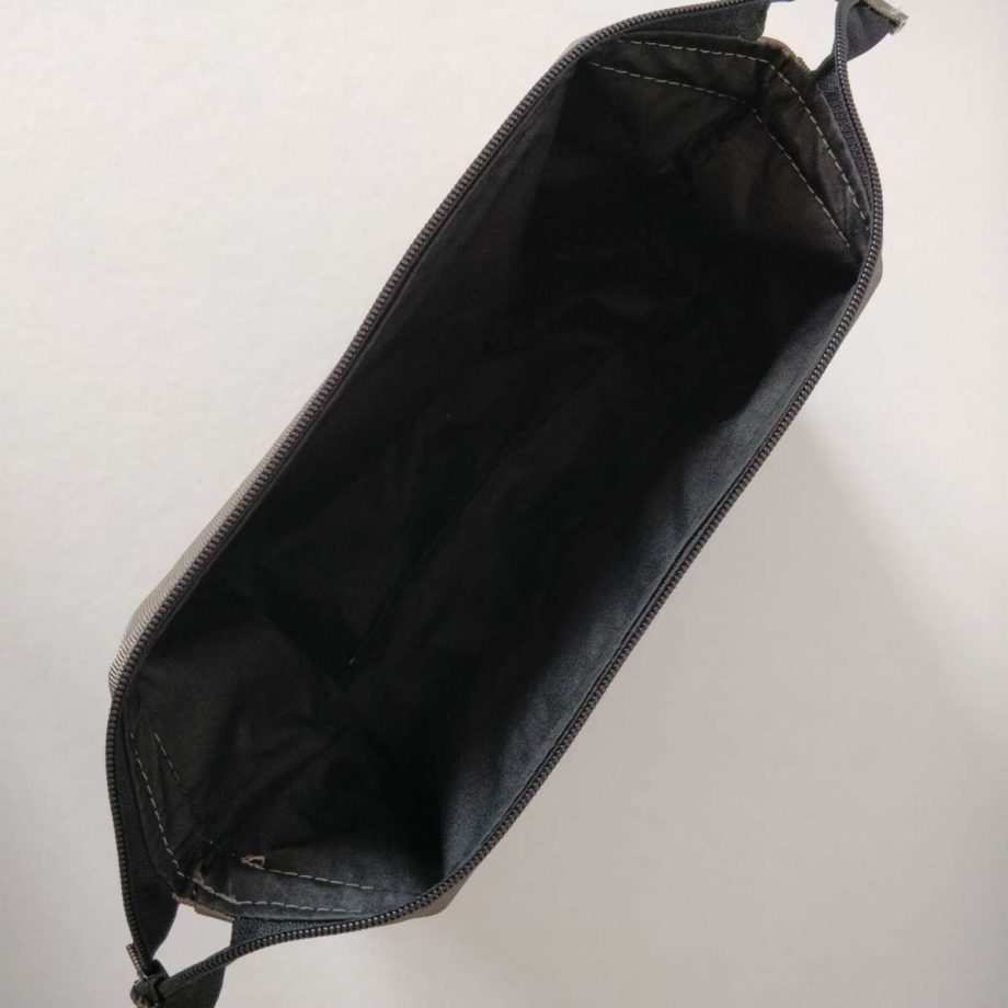 Trousse avec armature - simili gris argenté