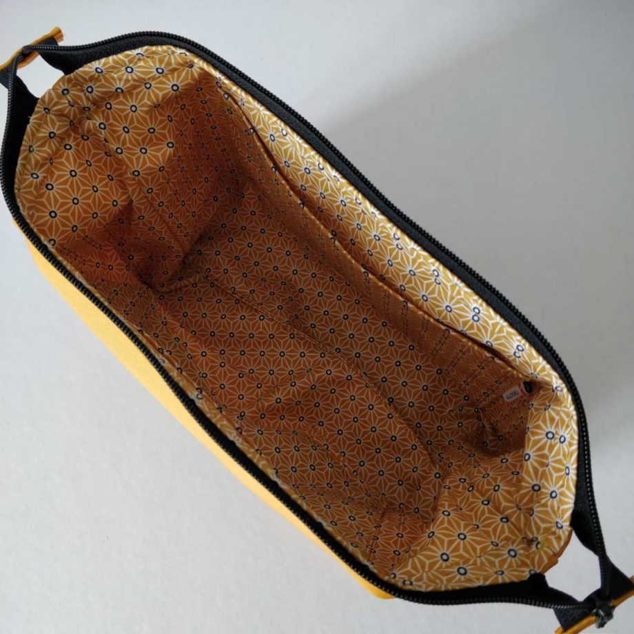 Trousse avec armature - simili jaune d'or