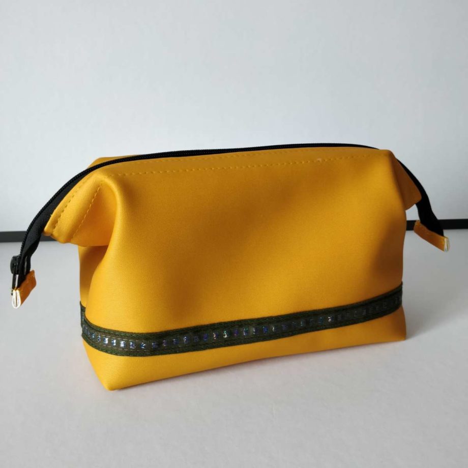 Trousse avec armature - simili jaune d'or